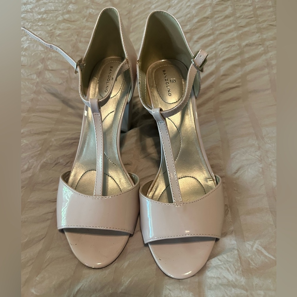 Nude Patent Leather Chunk Heel- Size 10 Brand Bandolino
